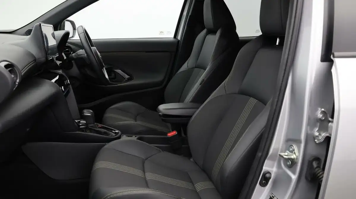 2022-toyota-yaris-cross-15-vvt-i-dynamic-big-13