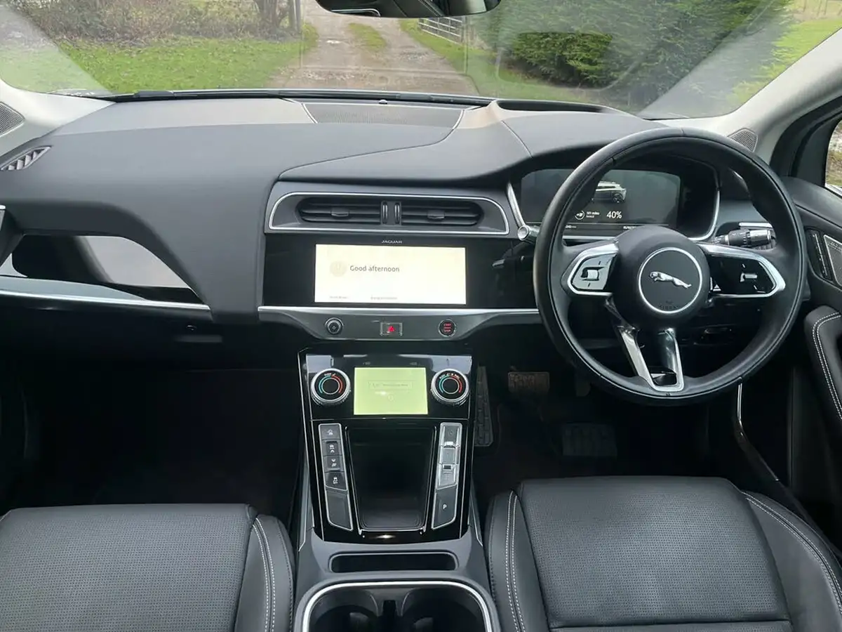 2022-jaguar-i-pace-ev400-hse-big-17