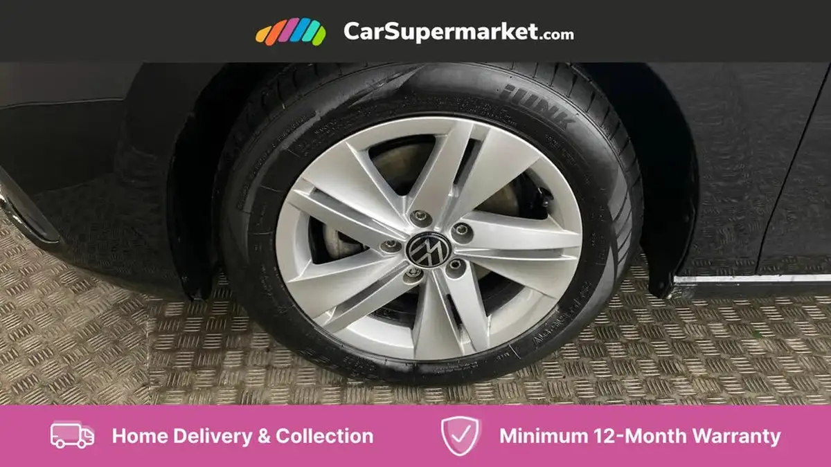 2023-volkswagen-golf-15-tsi-life-130ps-hatchback-big-18