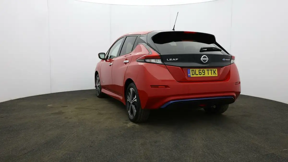 2020-nissan-leaf-e-e-tekna-big-23