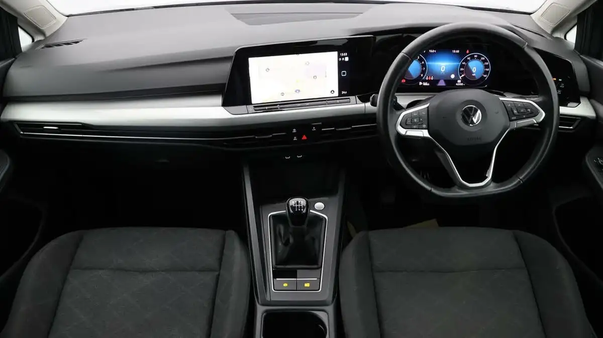 2022-volkswagen-golf-15-tsi-life-150ps-hatchback-big-12