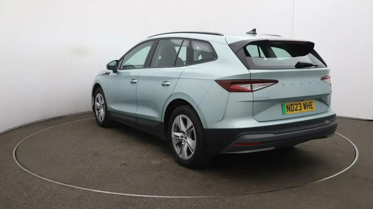 2023-skoda-enyaq-e-60-big-59