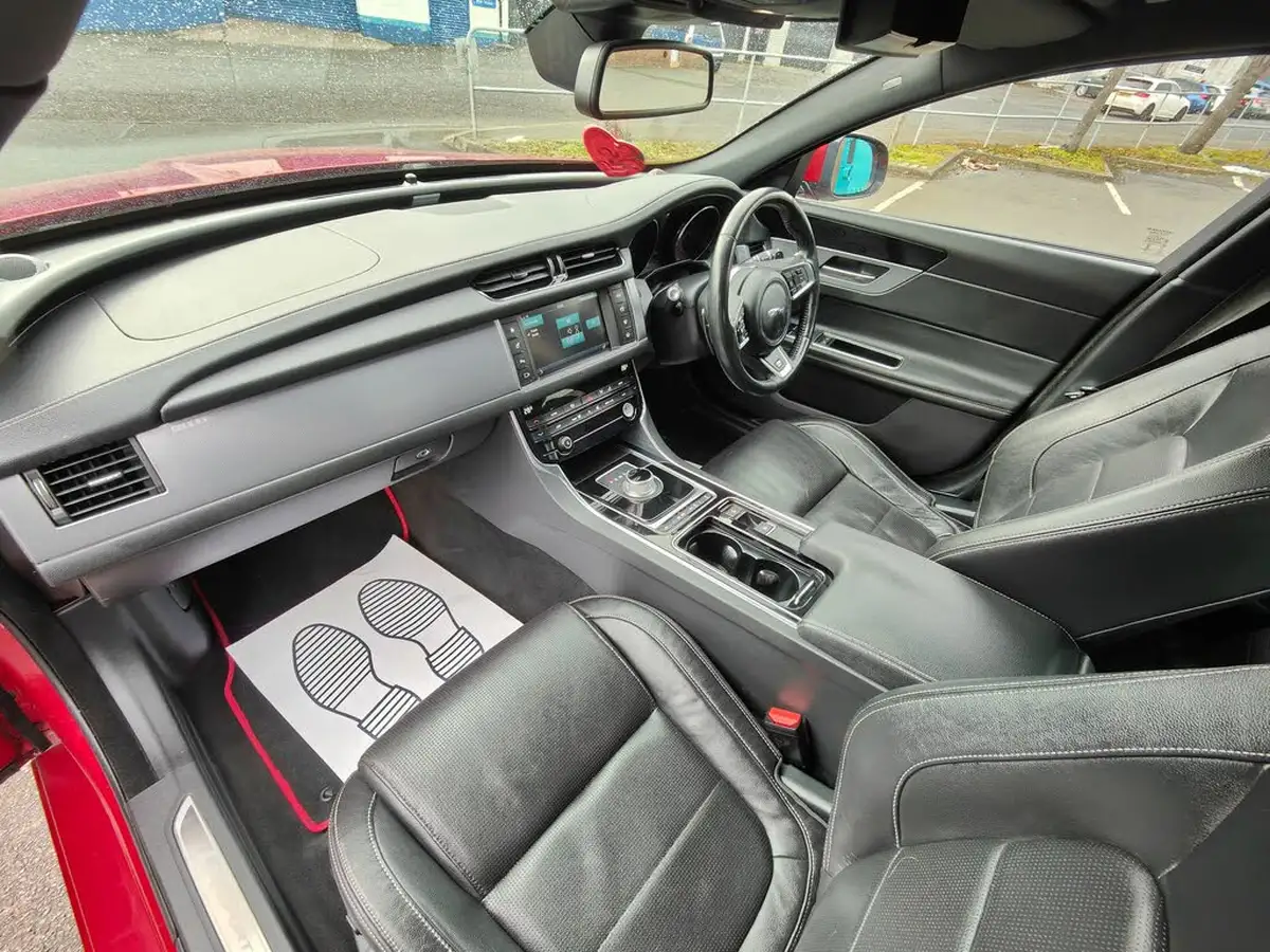 2015-jaguar-xf-20td-r-sport-180ps-auto-big-9