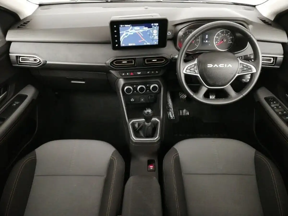 2024-dacia-sandero-stepway-10-tce-extreme-90bhp-big-2