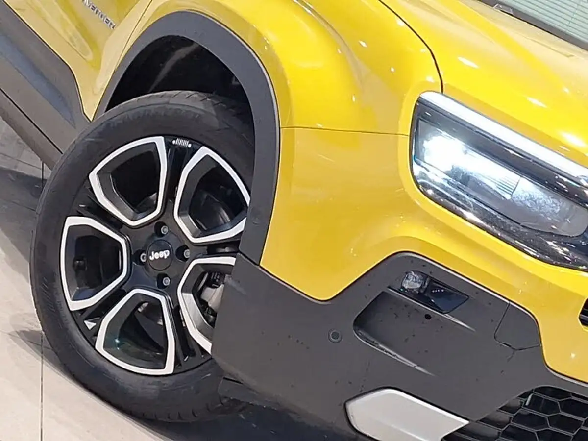 2025-jeep-avenger-12-gse-summit-e-hybrid-48v-auto-big-8