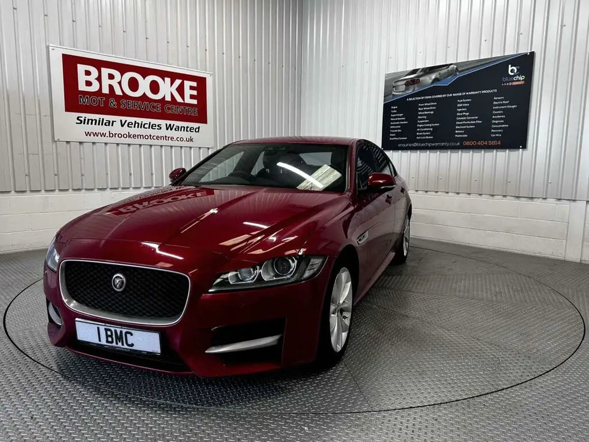 2017-jaguar-xf-20td-r-sport-180ps-saloon-4d-1999cc-auto-big-4
