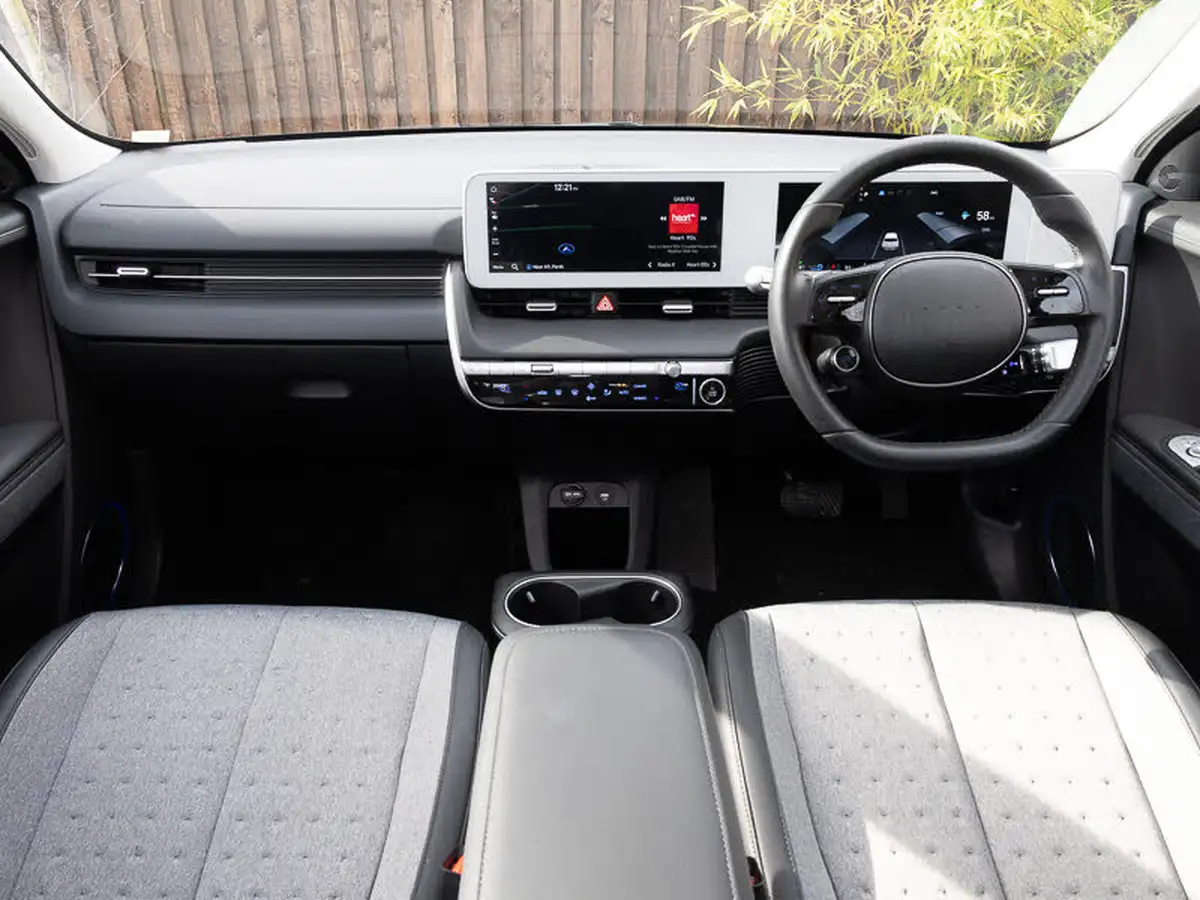 2024-hyundai-ioniq-5-e-premium-228ps-77kwh-rwd-big-2