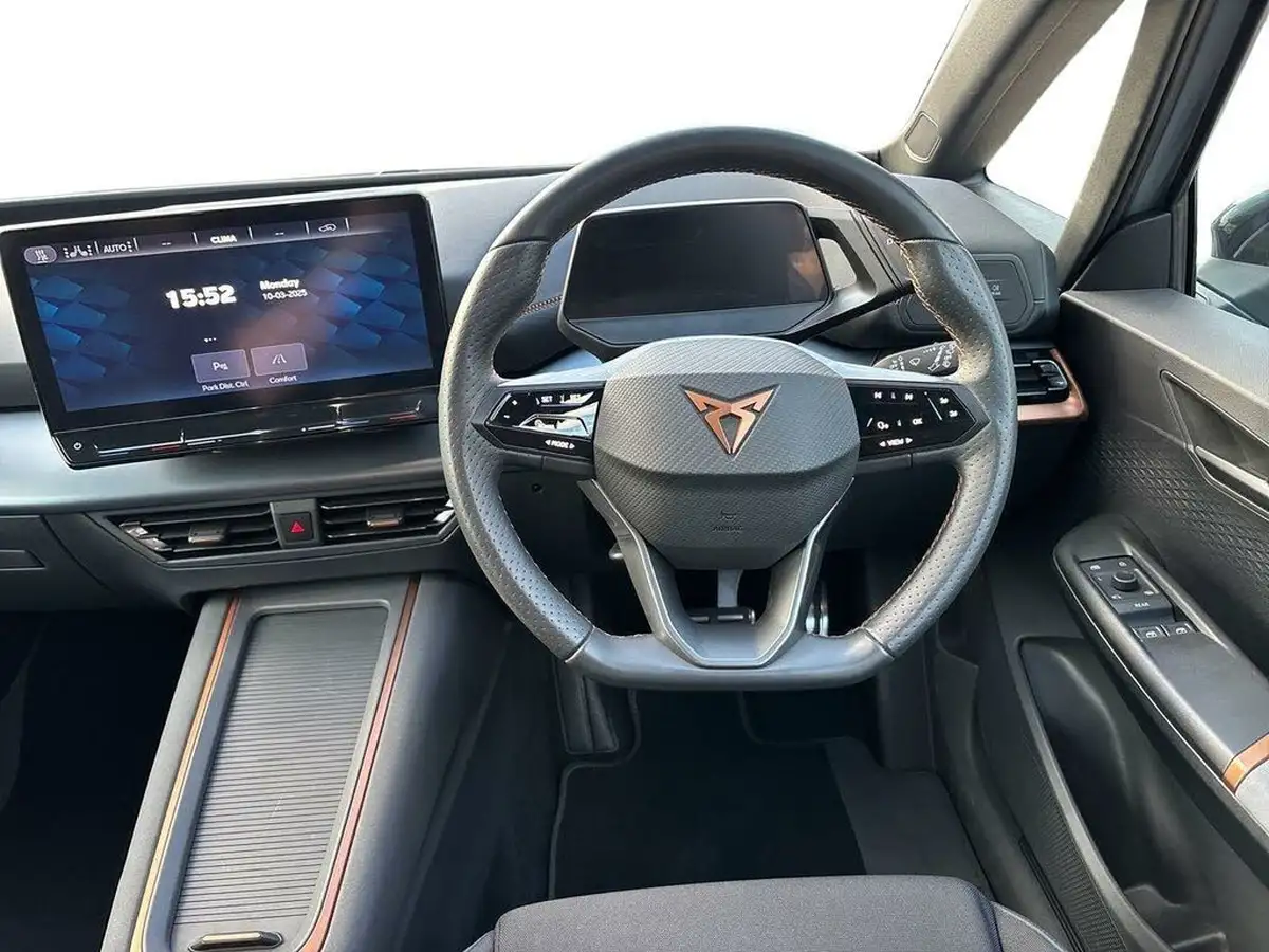 2022-cupra-born-e-v2-204ps-58kwh-big-10
