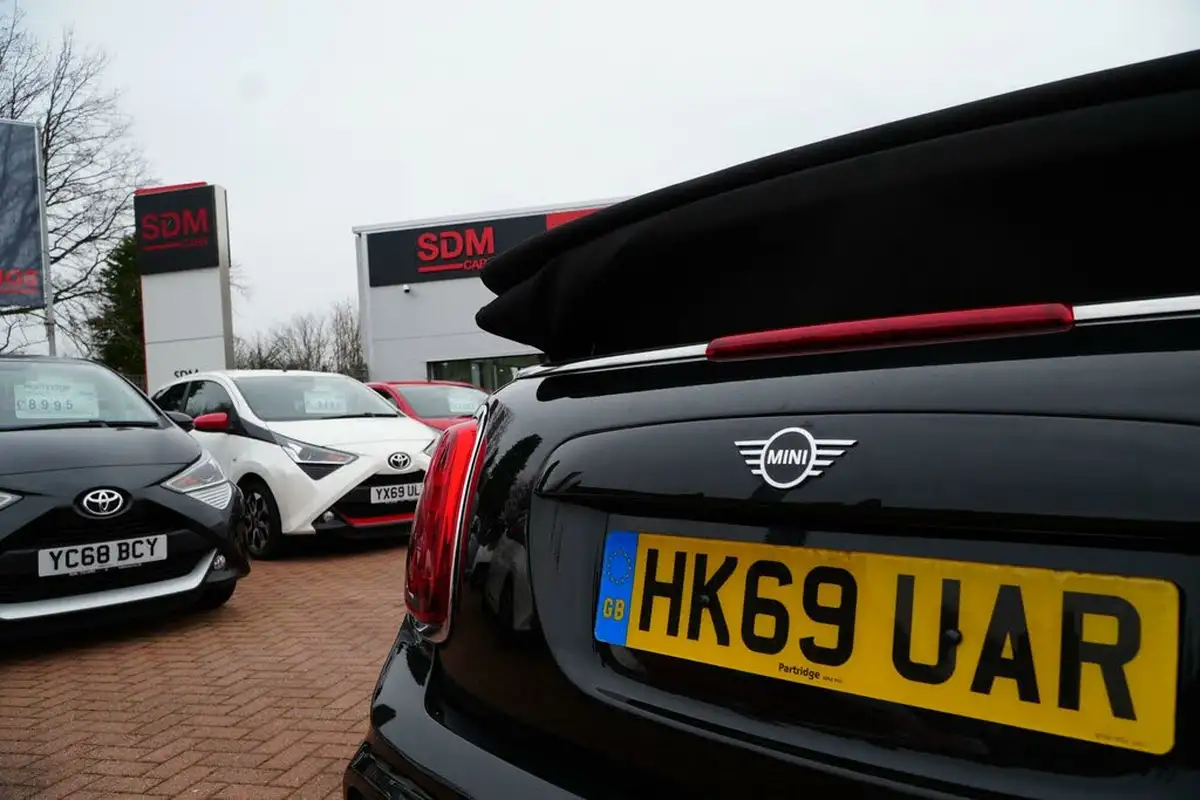 2019-mini-cooper-20-cooper-s-sport-189bhp-convertible-2d-big-45