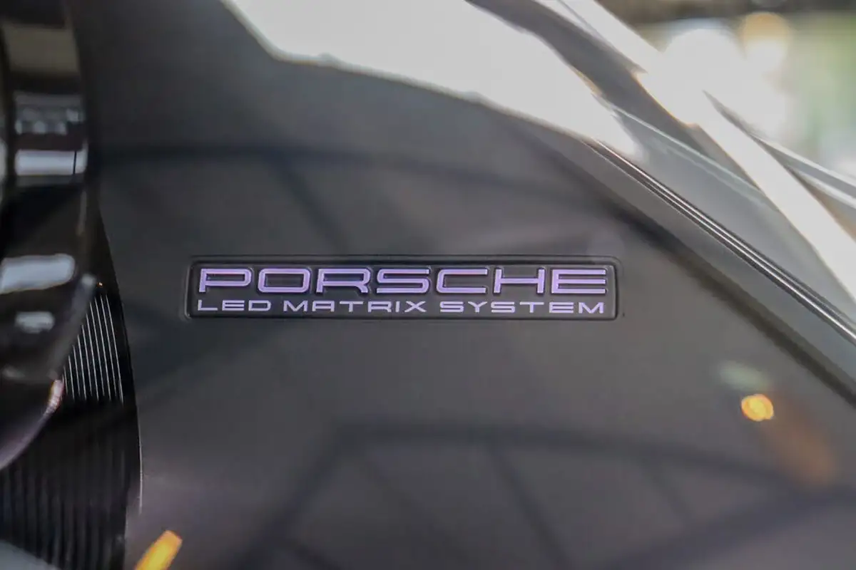 2022-porsche-911-40-gt3-rwd-touring-package-pdk-big-11