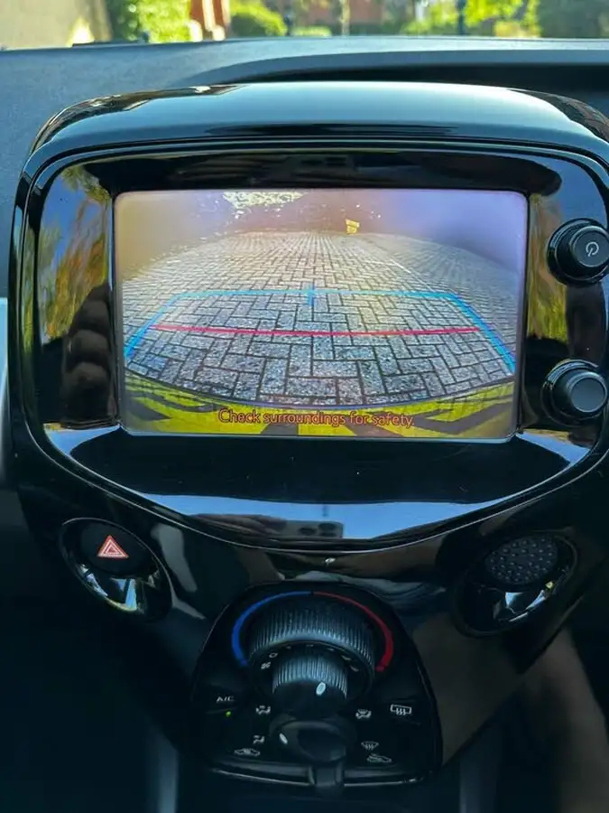 2015-peugeot-108-12-puretech-allure-top-5d-big-25