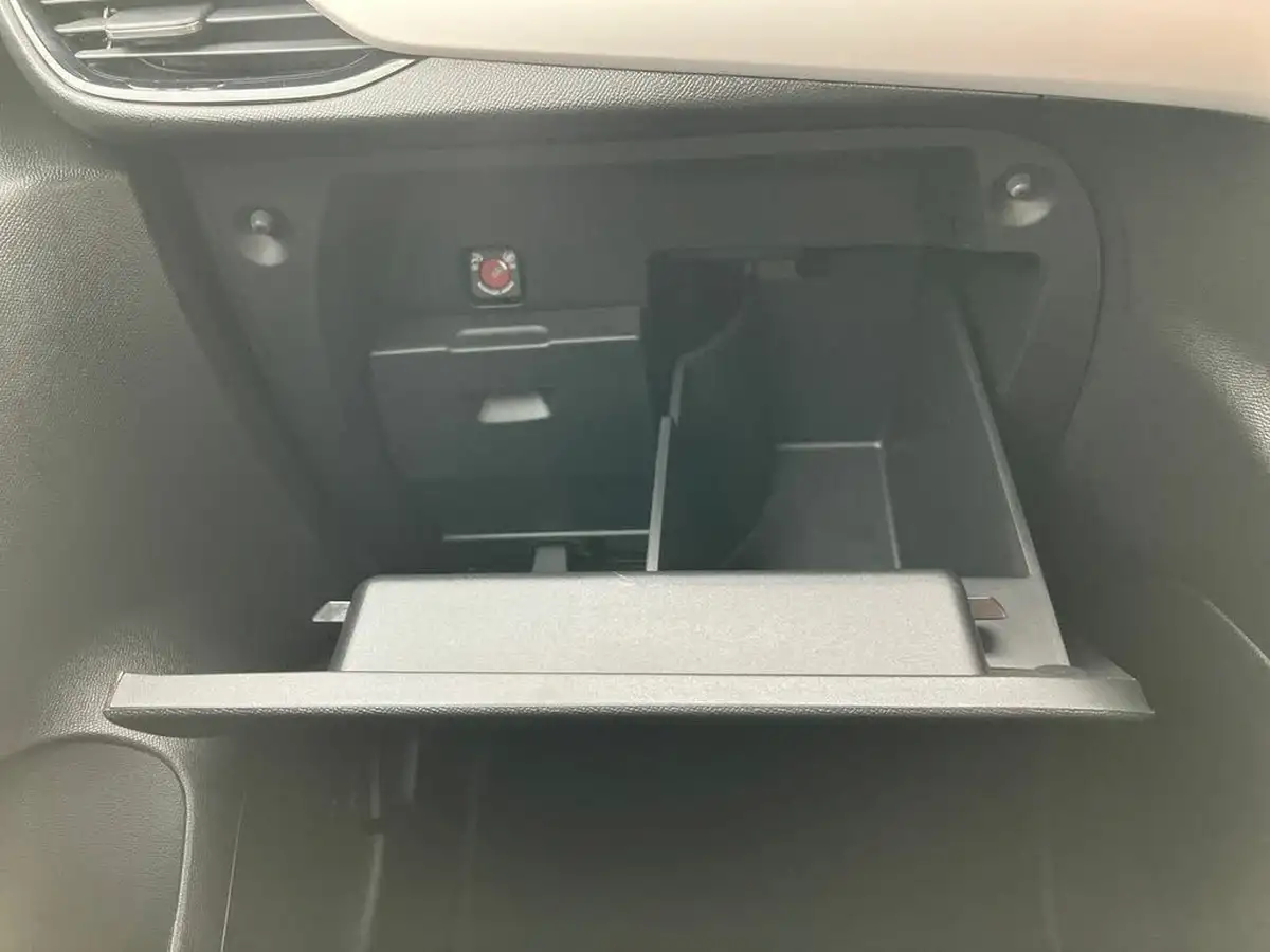2022-vauxhall-corsa-e-se-premium-big-39