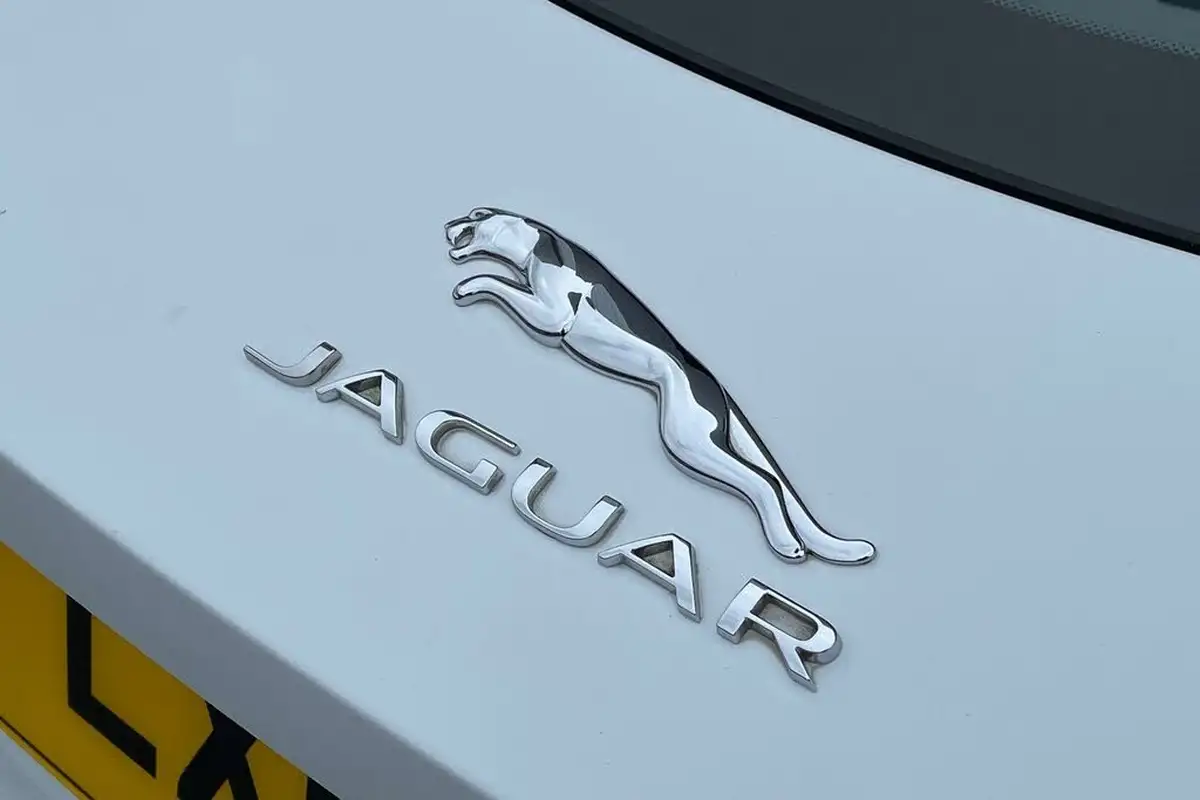 2015-jaguar-f-type-30-s-coupe-quickshift-big-7