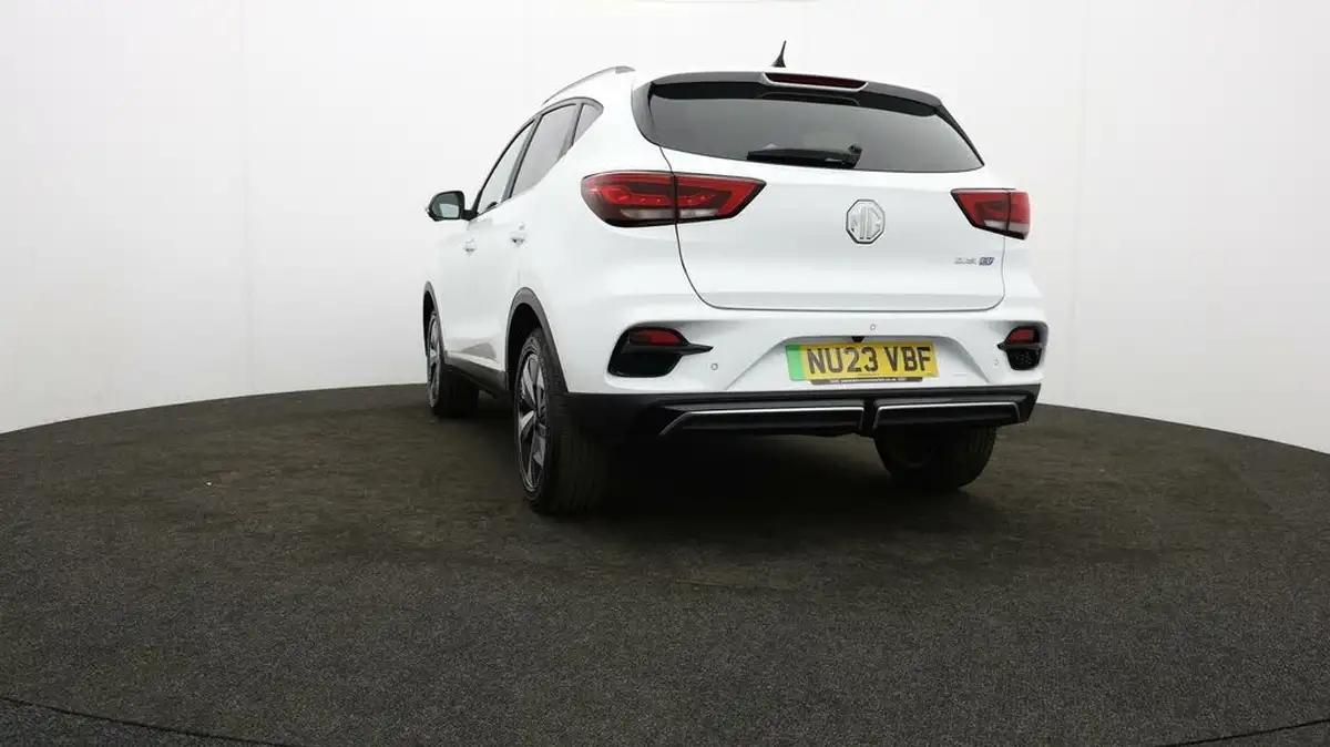 2023-mg-zs-suv-e-trophy-ev-156ps-long-range-big-22
