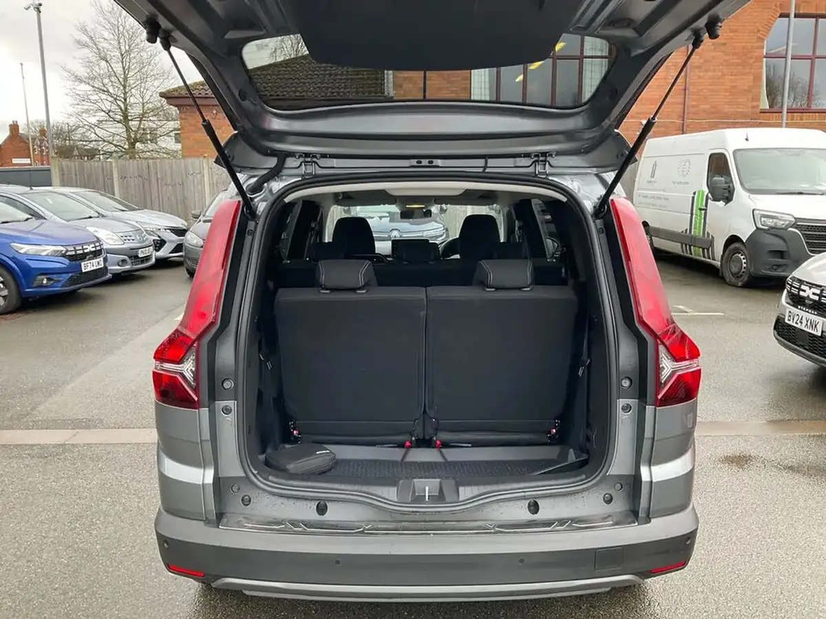 2024-dacia-jogger-16-tce-expression-big-19