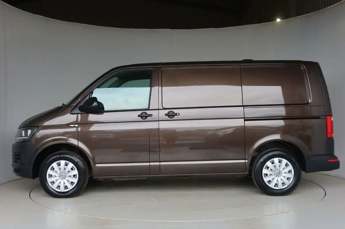2019-volkswagen-transporter-20tdi-t32-startline-bmt-swb-150pseu6-panel-van-big-11