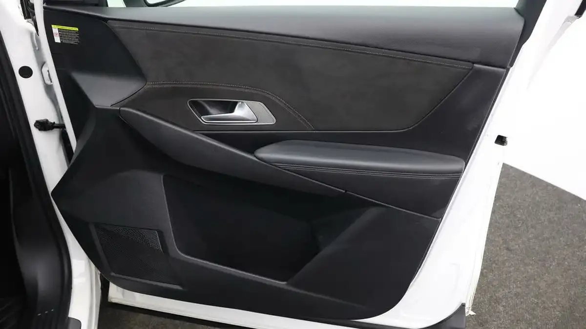 2019-ds-ds-7-crossback-16-puretech-performance-line-180ps-big-14