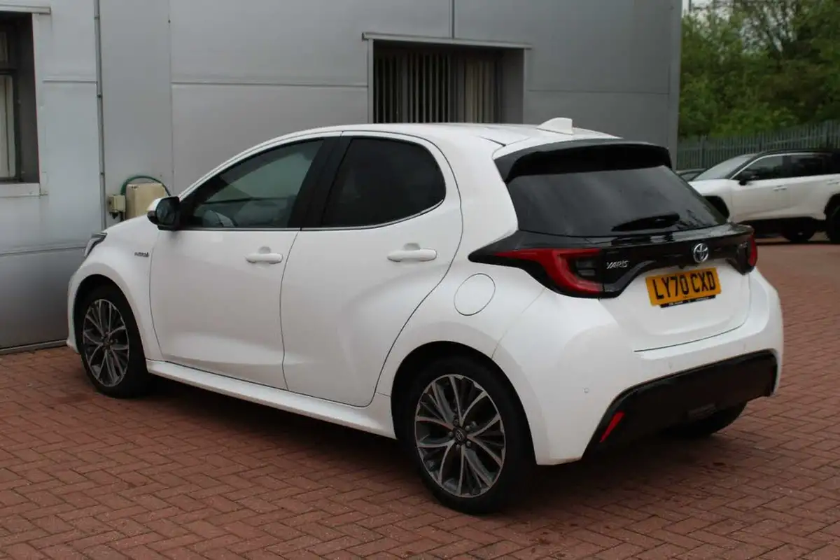 2020-toyota-yaris-15-vvt-i-excel-114bhp-1490cc-big-9
