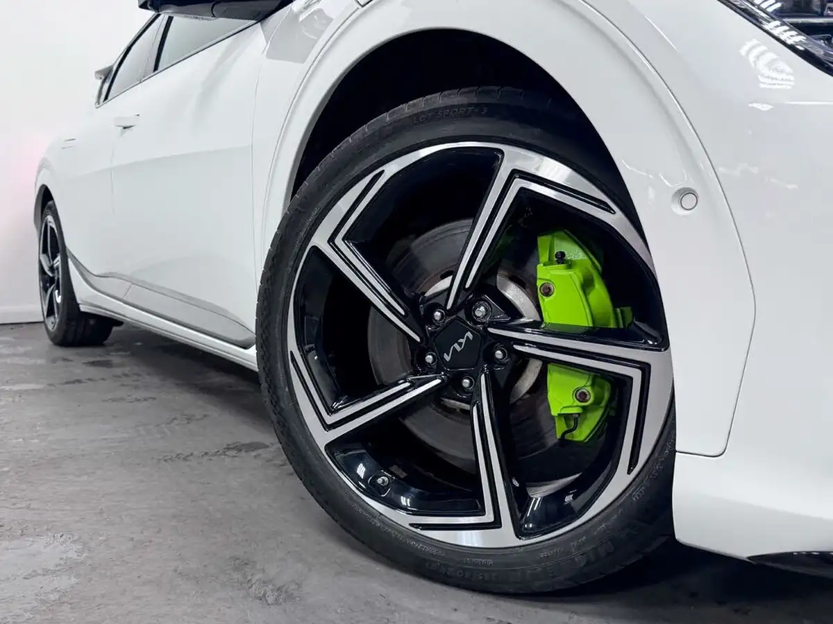 2023-kia-ev6-e-gt-big-15