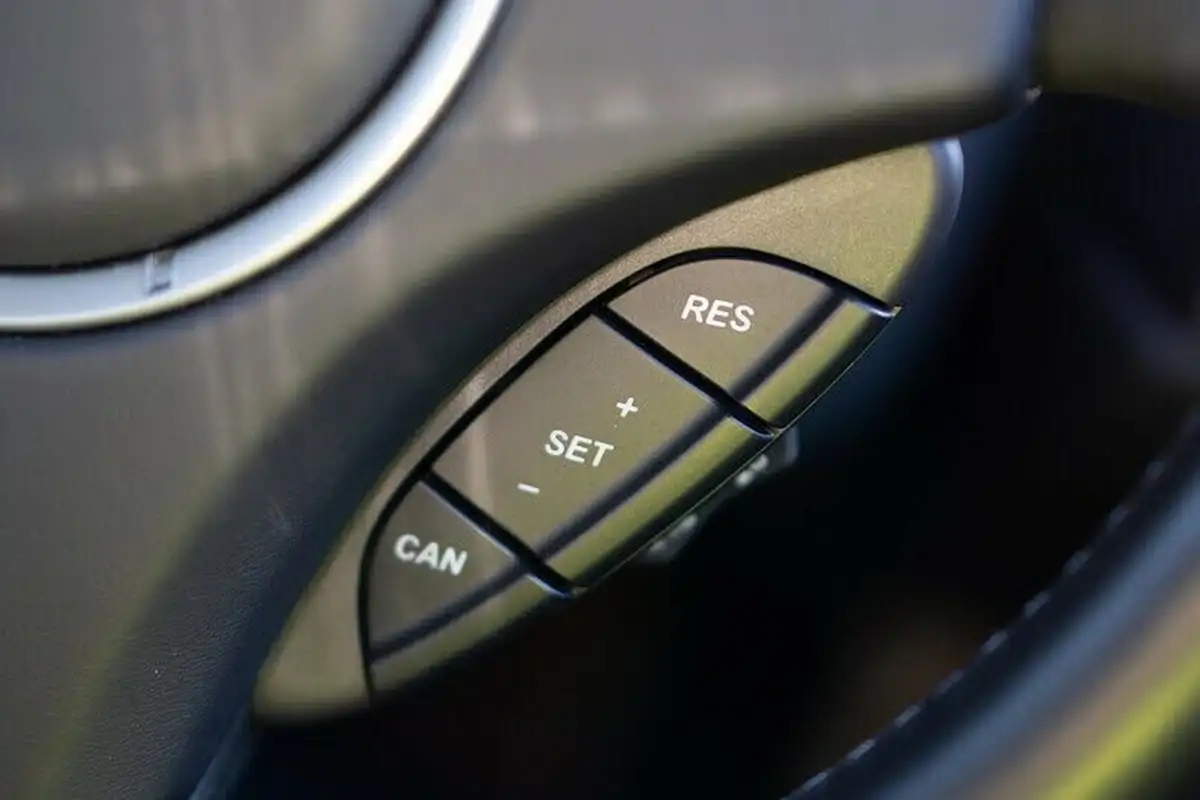 2012-aston-martin-virage-60-big-24