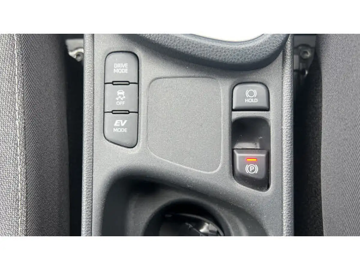 2022-toyota-yaris-15-vvt-i-design-panoramic-roof-big-27
