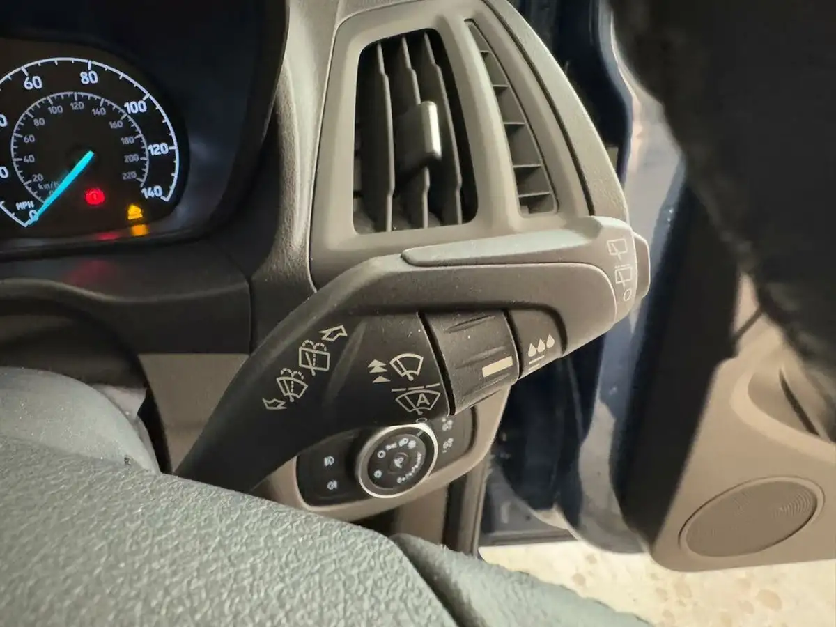 2020-ford-grand-tourneo-connect-15-titanium-powershift-big-30