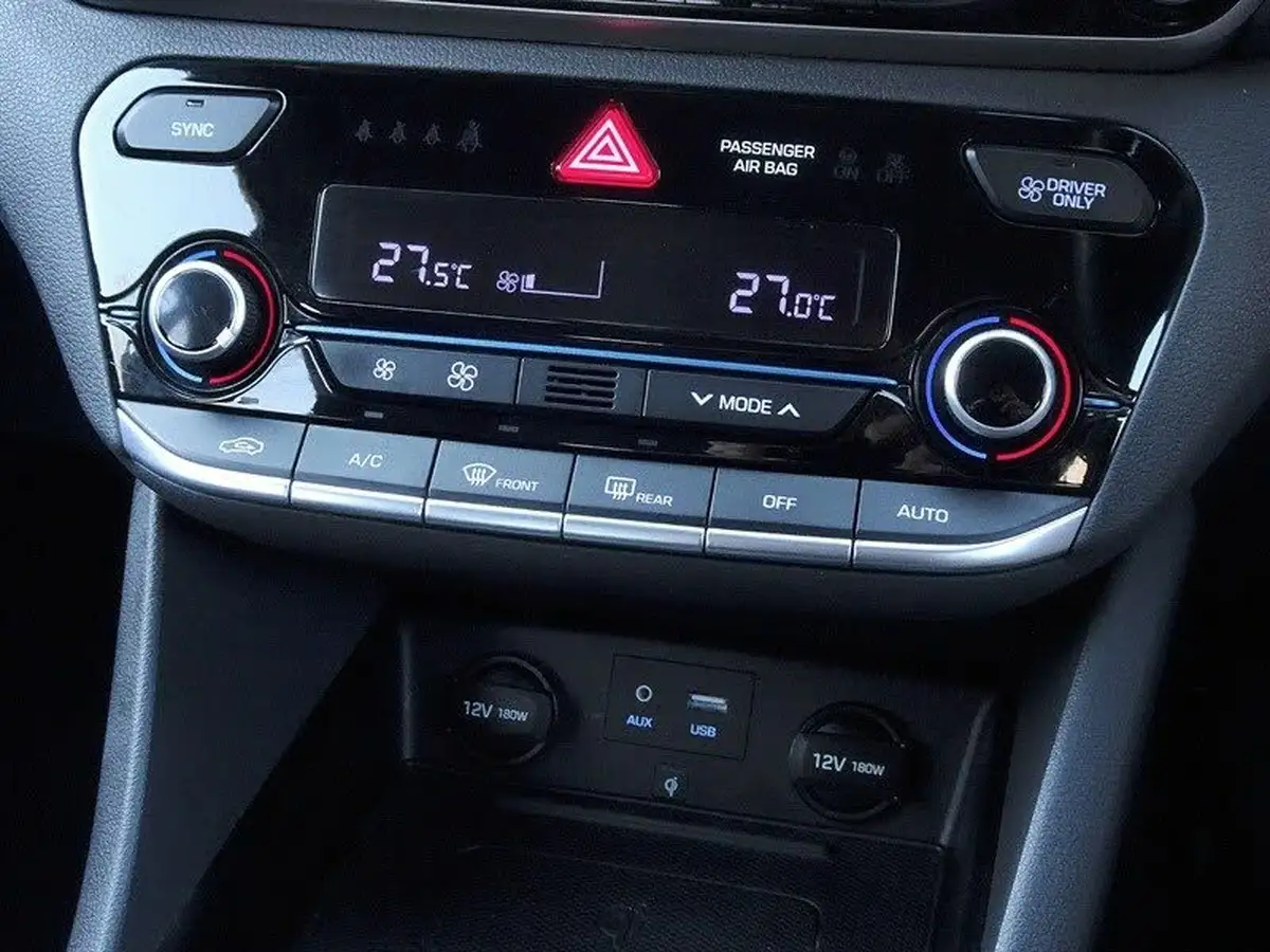 2017-hyundai-ioniq-16-gdi-premium-se-hybrid-big-25