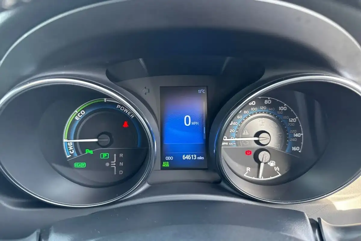 2018-toyota-auris-18-vvt-i-hsd-design-estate-big-43