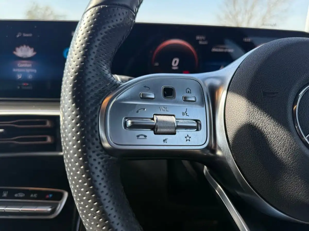 2021-mercedes-benz-eqc-e-eqc-400-amg-line-big-15