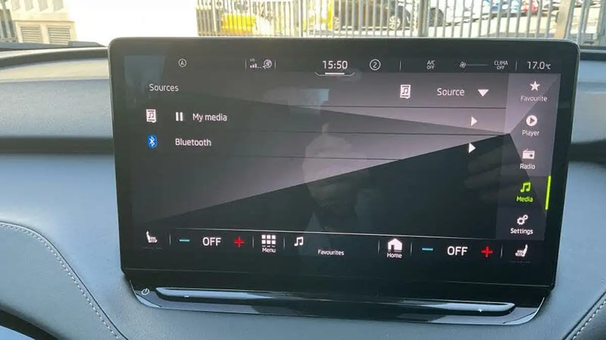 2022-skoda-enyaq-e-80-82-kwh-big-11
