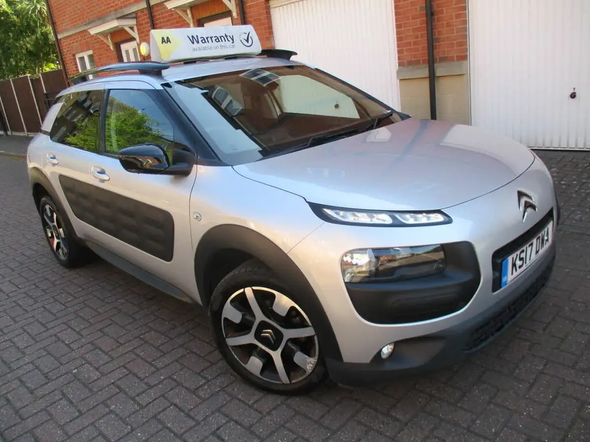 2017-citroen-c4-cactus-12-puretech-flair-110ps-ss-big-3