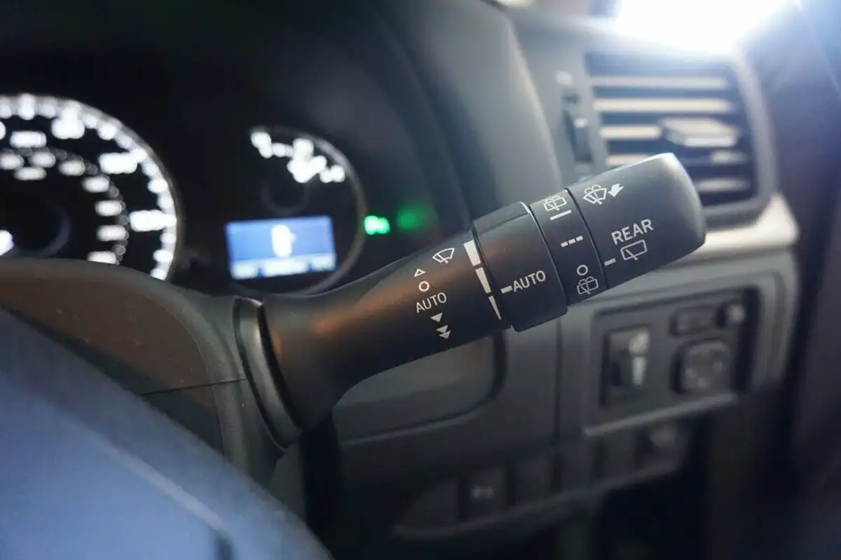 2016-lexus-ct-200h-18-sport-big-22