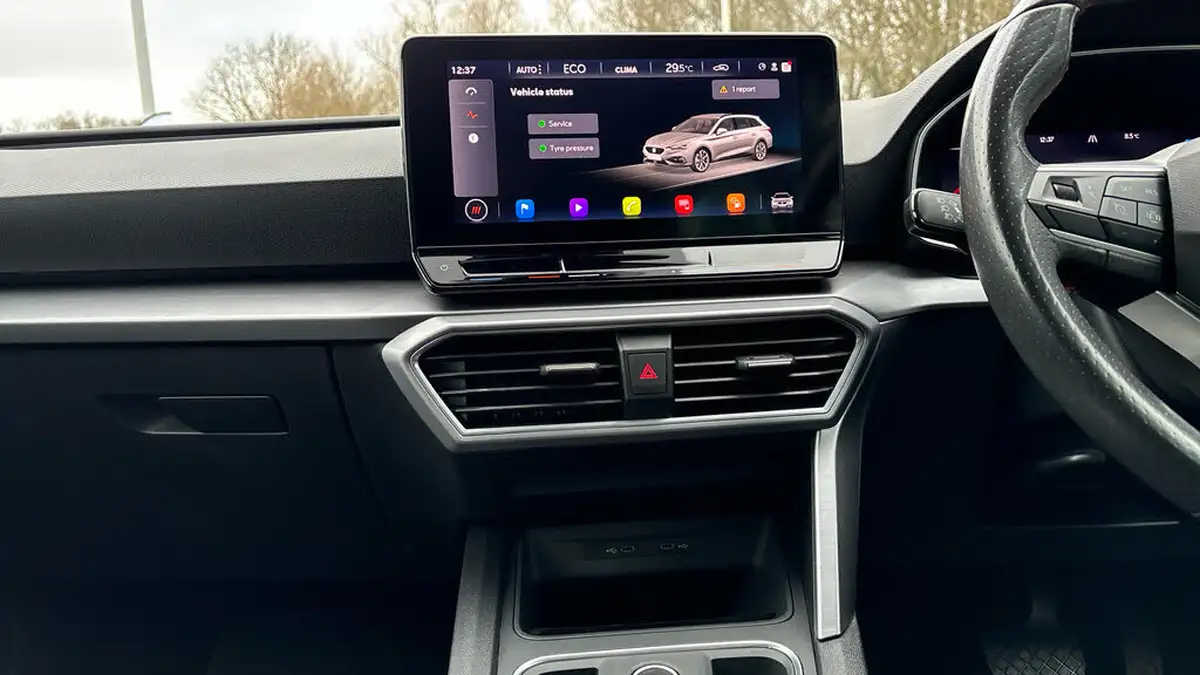 2021-seat-leon-14-e-hybrid-fr-estate-big-18
