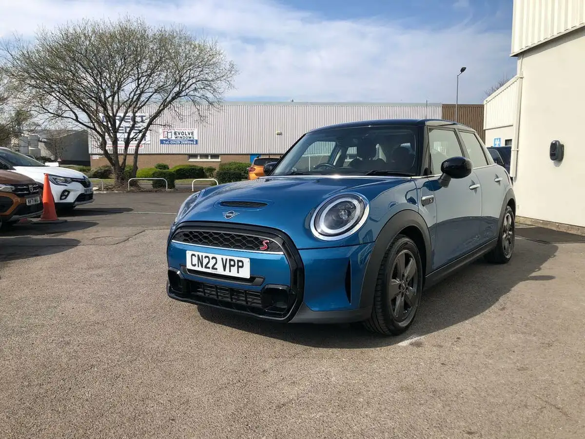 2022-mini-cooper-20-cooper-s-classic-hatchback-5d-big-5