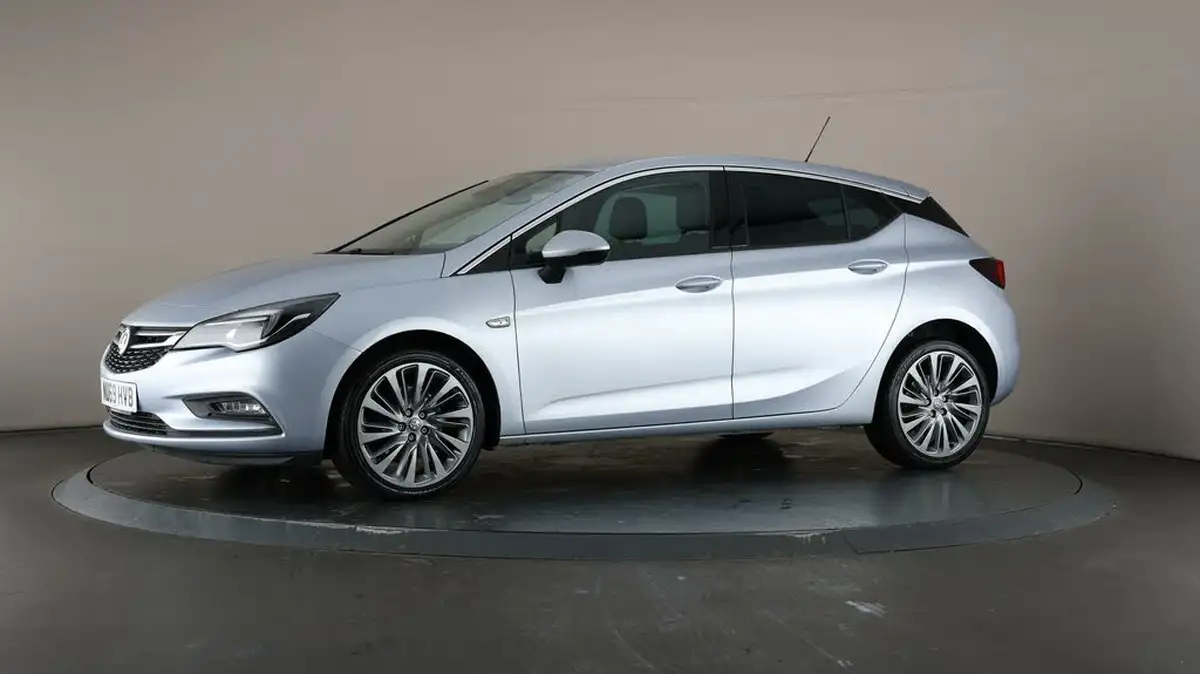 2019-vauxhall-astra-16cdti-griffin-big-32