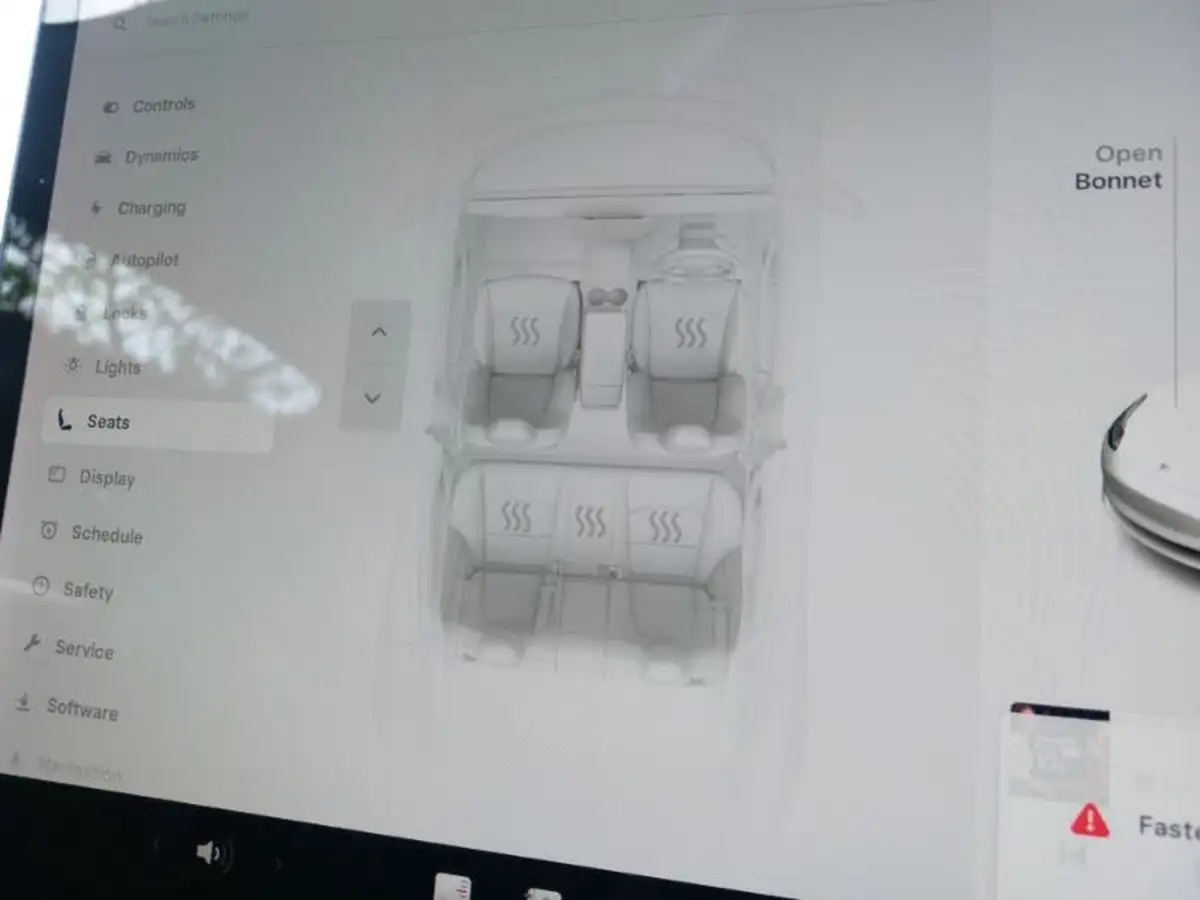 2021-tesla-model-3-e-long-range-awd-big-16