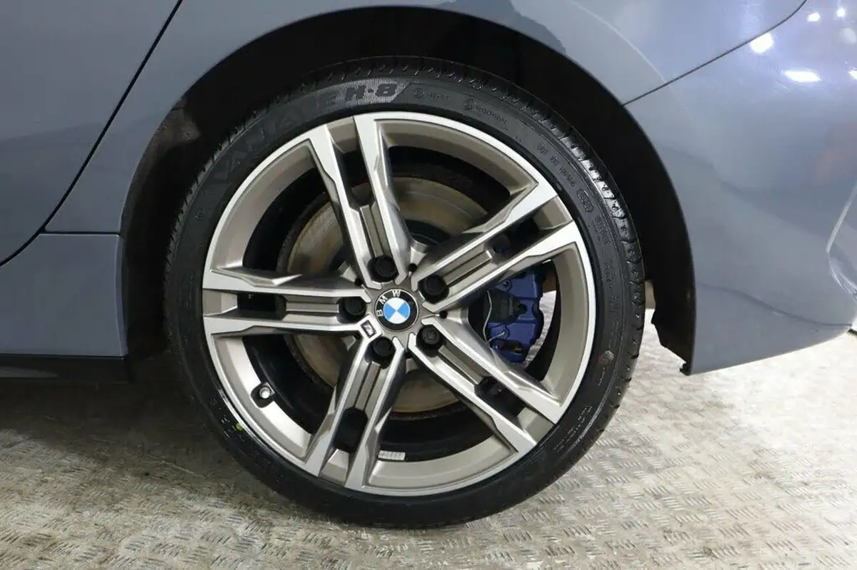 2021-bmw-1-series-20-m135i-xdrive-big-28