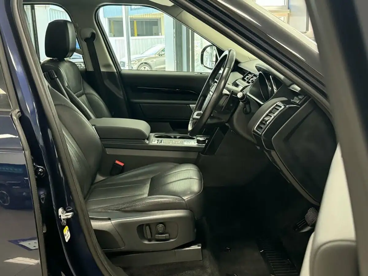 2019-land-rover-discovery-30-sd-v6-anniversary-edition-big-28