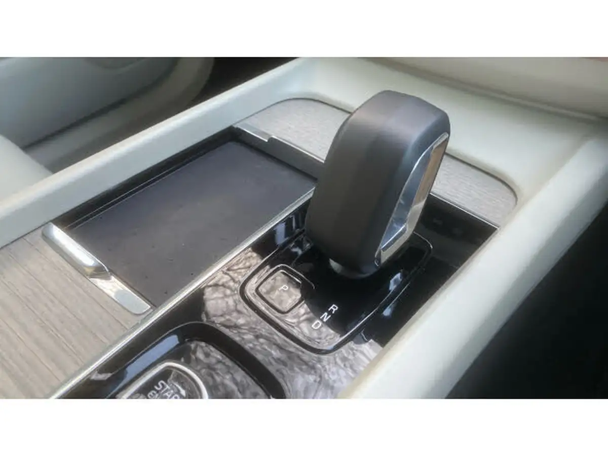 2022-volvo-xc60-20td-b4-plus-big-13