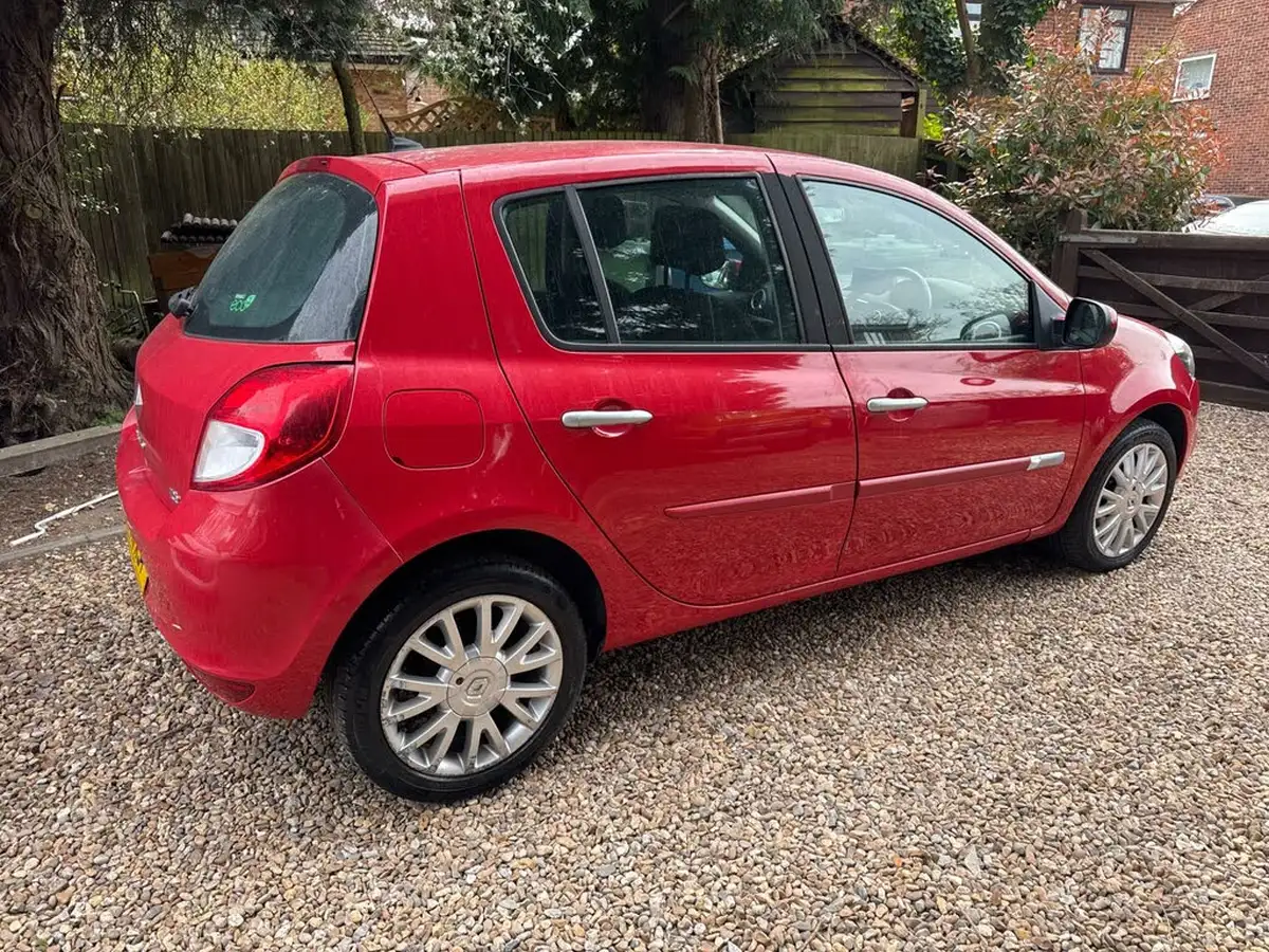 2011-renault-clio-12-dynamique-tom-tom-tce-100bhp-hatchback-5d-big-46