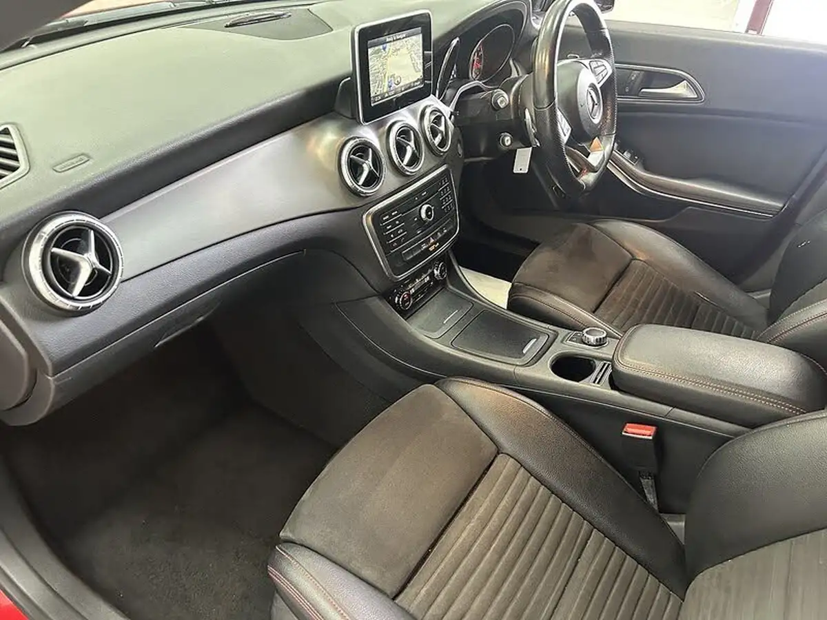 2015-mercedes-benz-cla-16-cla-180-amg-sport-122ps-ss-coupe-4d-7g-dct-big-9