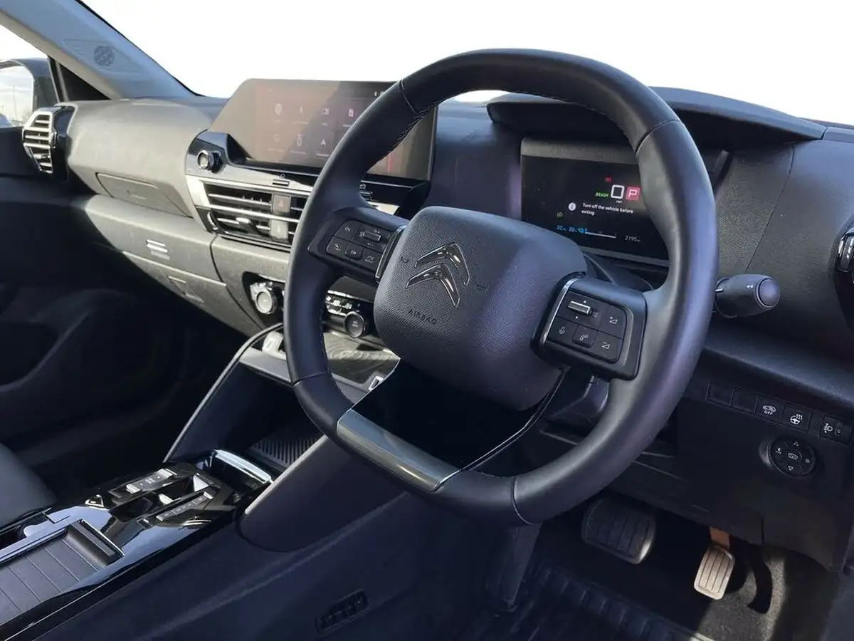 2024-citroen-c4-e-e-series-156ps-54kwh-big-5