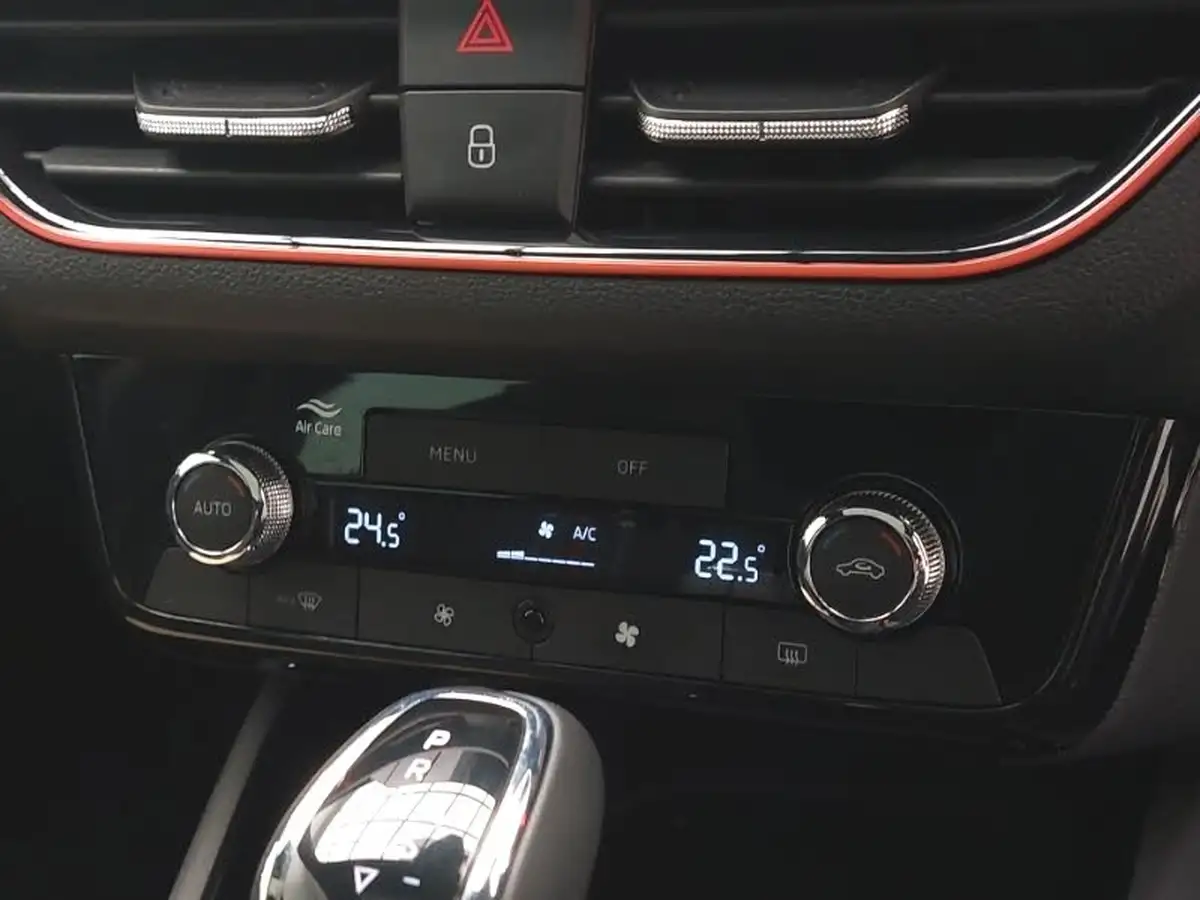 2024-skoda-kamiq-10-tsi-monte-carlo-116ps-dsg-big-16