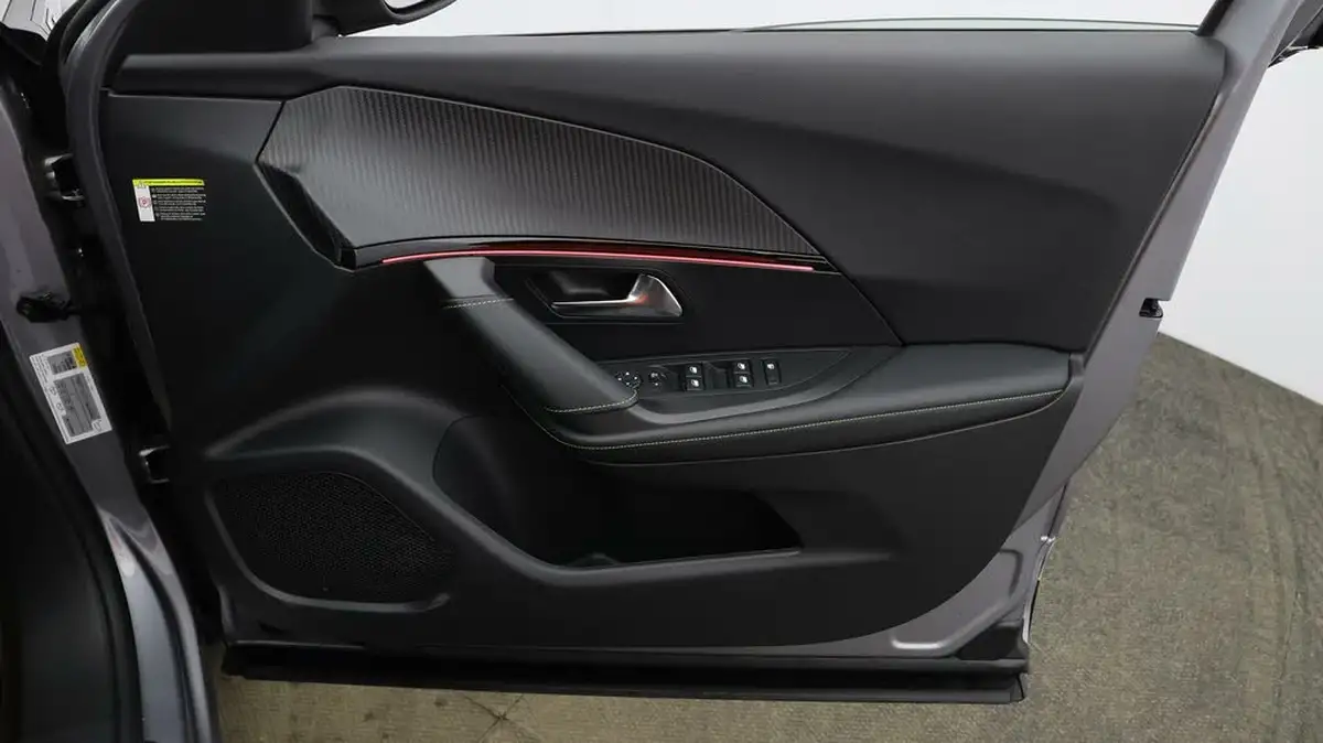 2022-peugeot-2008-suv-12-puretech-gt-big-14