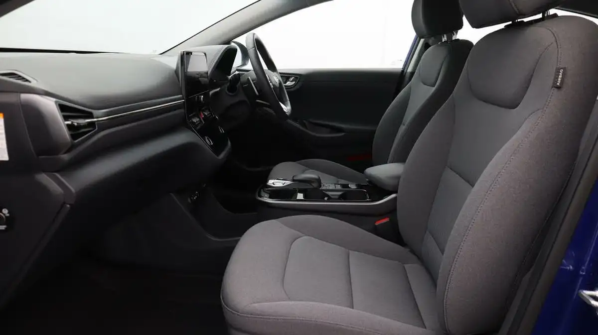2022-hyundai-ioniq-e-premium-electric-big-14
