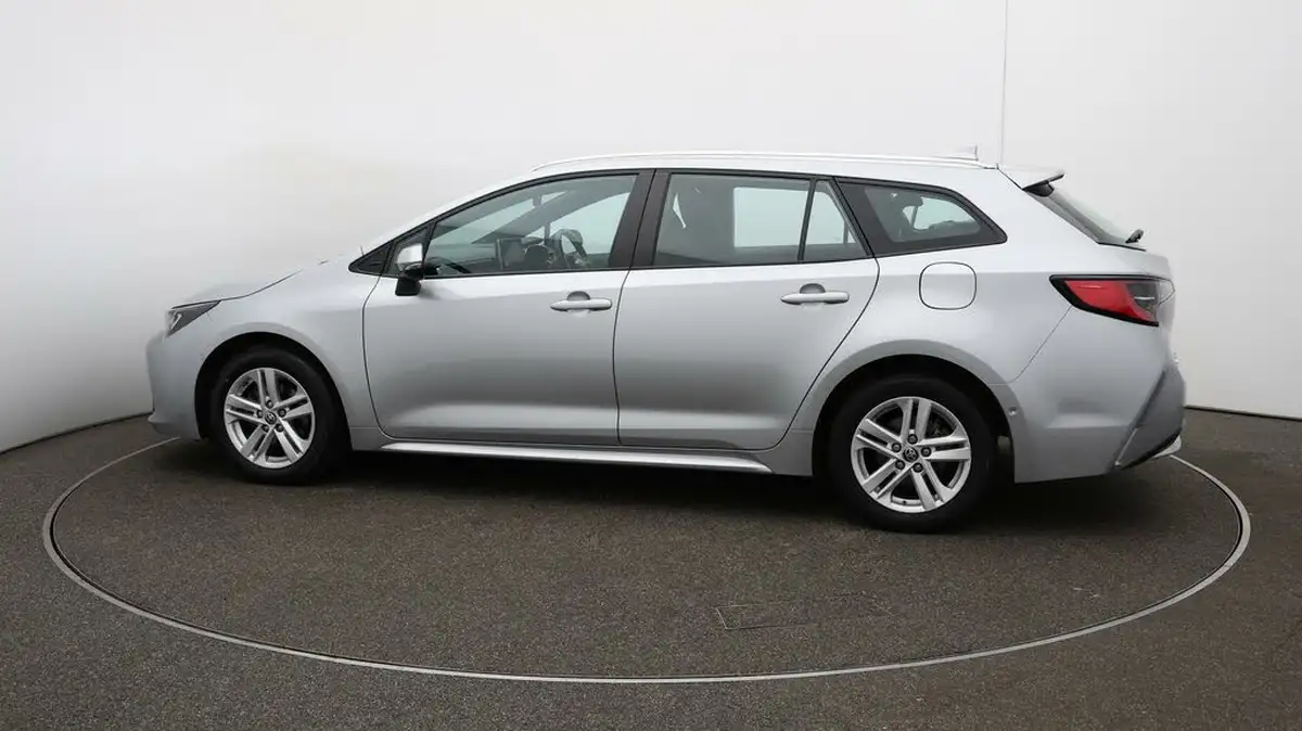 2023-toyota-corolla-18-vvt-i-icon-tech-spare-wheel-touring-sports-5d-big-51