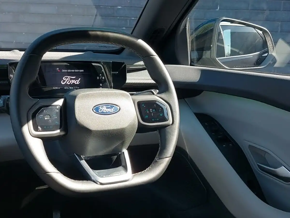 2024-ford-explorer-e-premium-286ps-77kwh-big-9