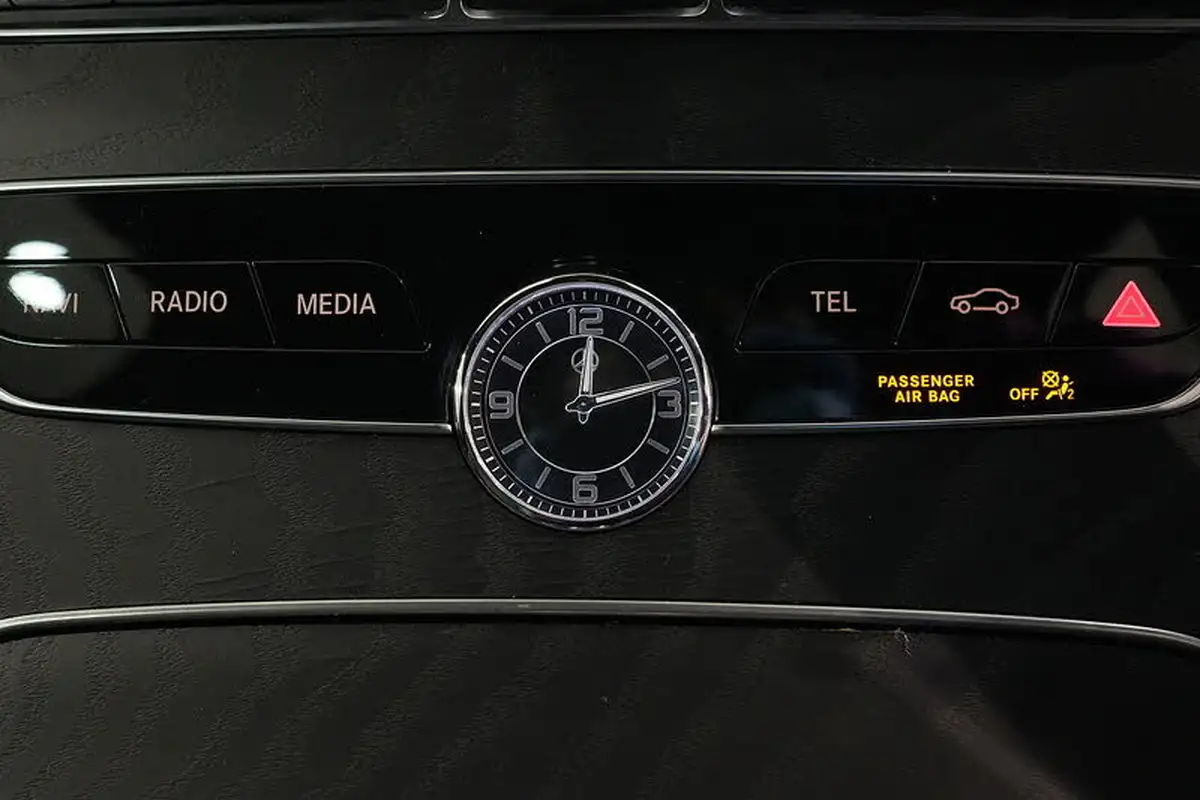 2021-mercedes-benz-c-class-20-c300e-amg-line-night-edition-premium-estate-5d-big-37