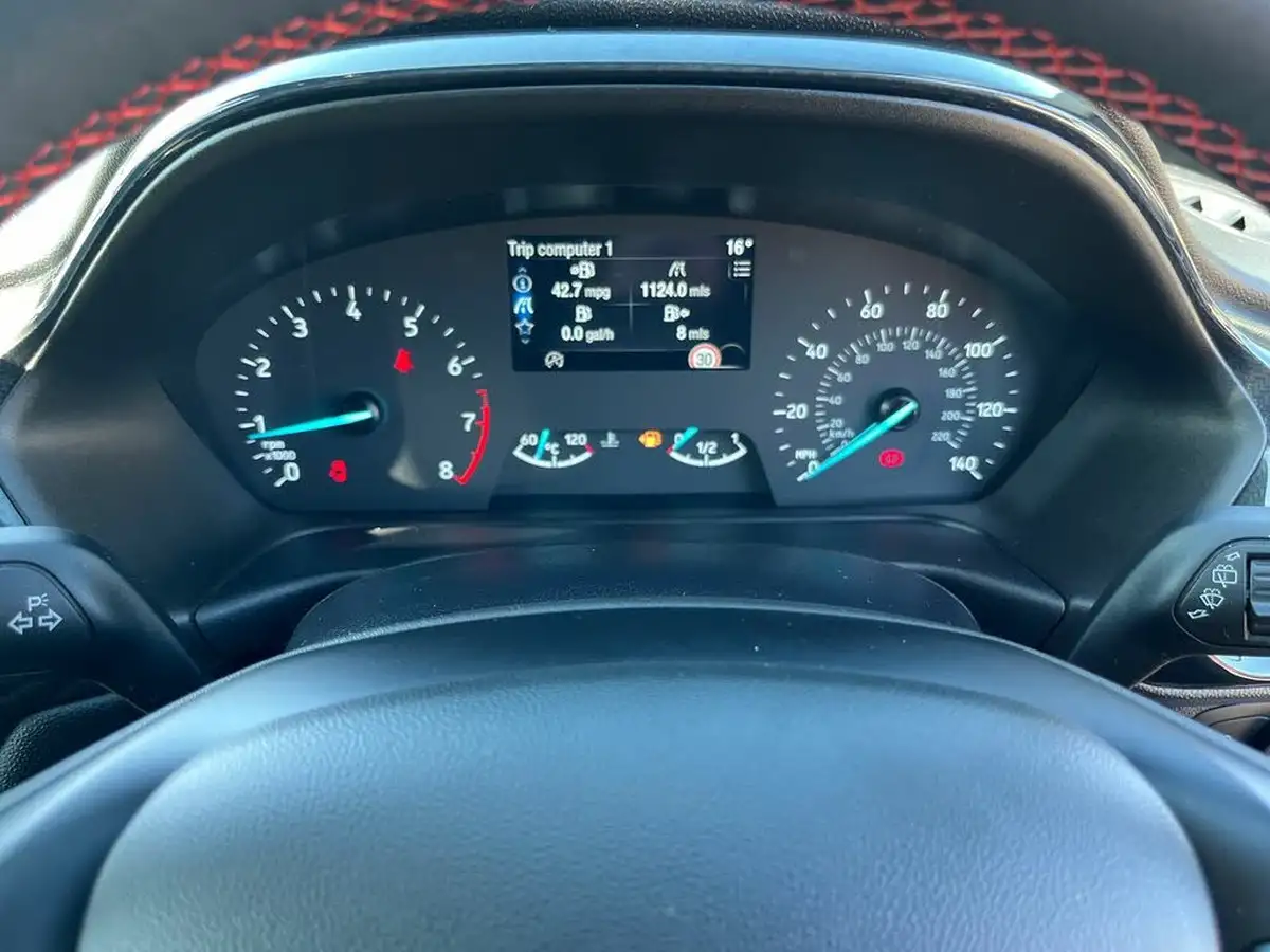 2023-ford-fiesta-big-28