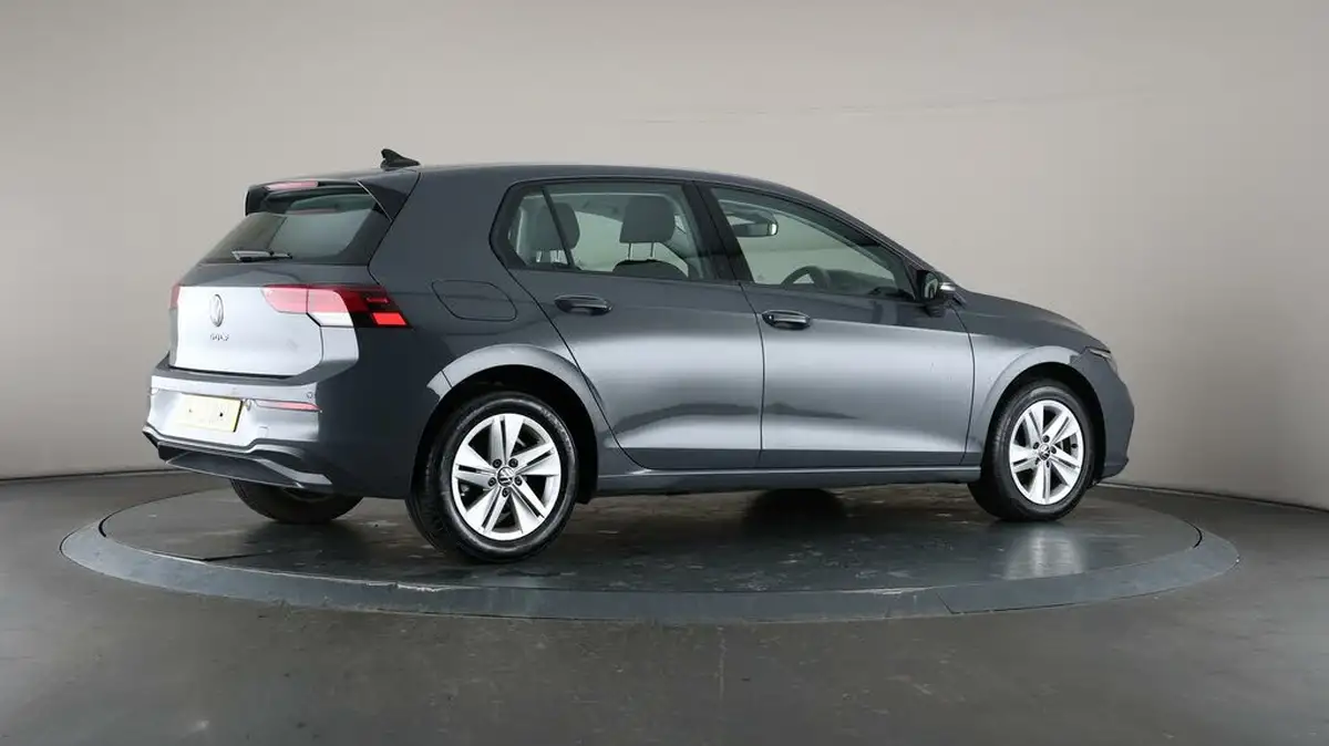 2022-volkswagen-golf-15-tsi-life-130ps-hatchback-big-55